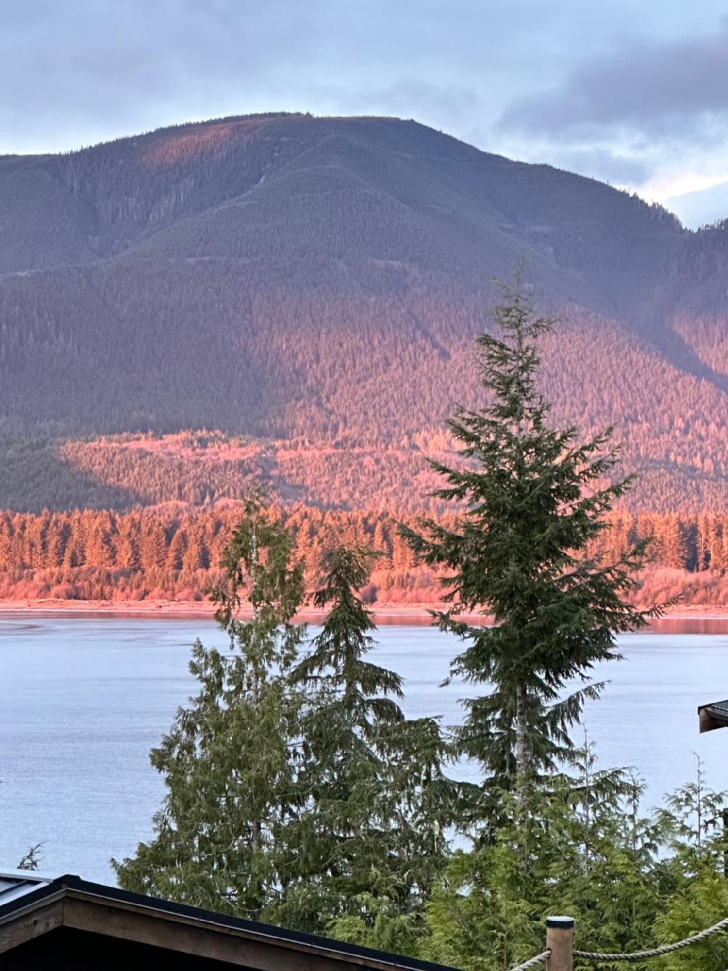 Bjorn Holm Villa Port Renfrew Exteriör bild