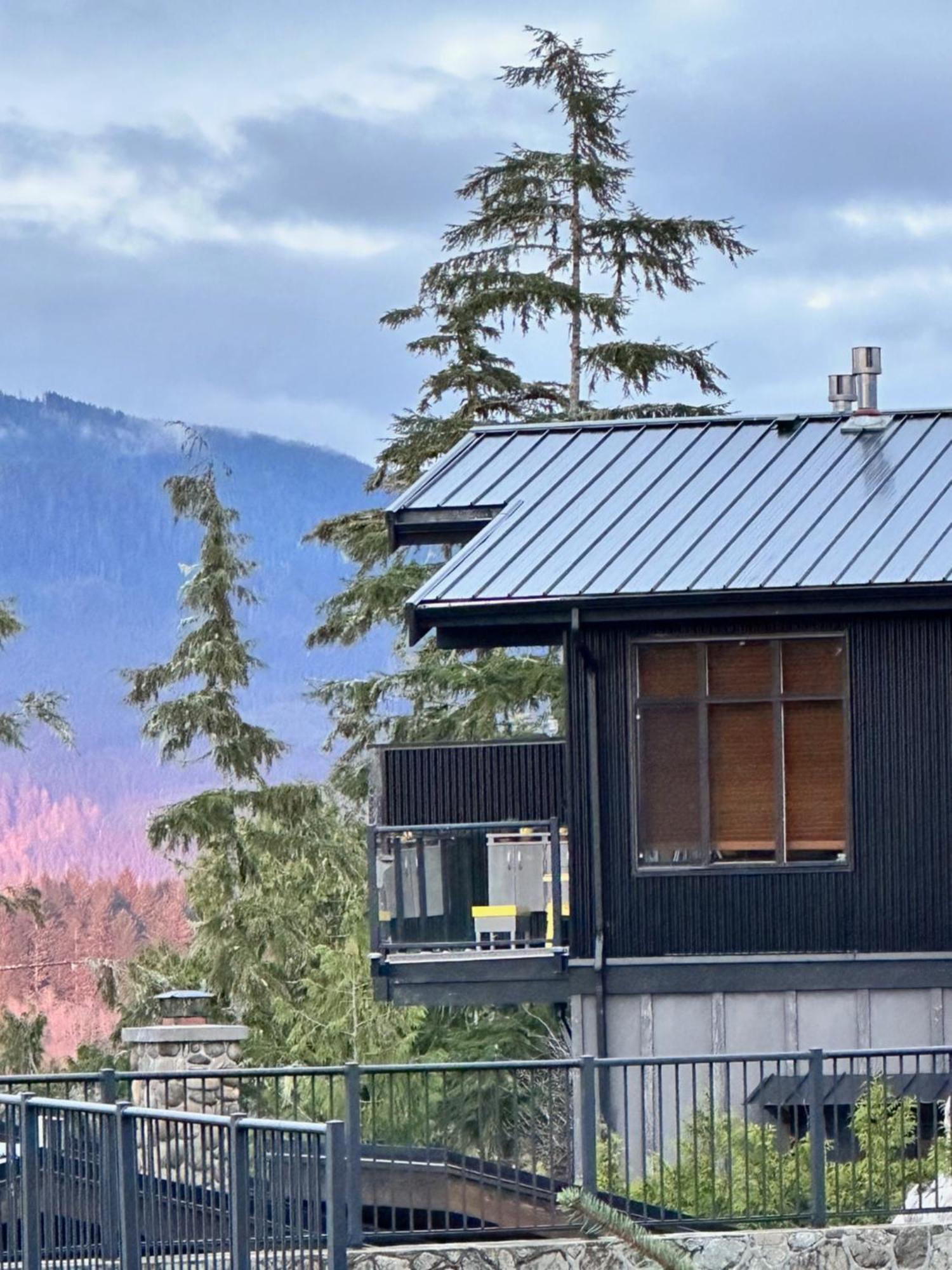Bjorn Holm Villa Port Renfrew Exteriör bild