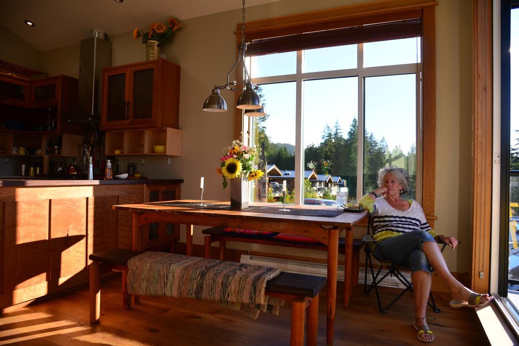 Bjorn Holm Villa Port Renfrew Exteriör bild