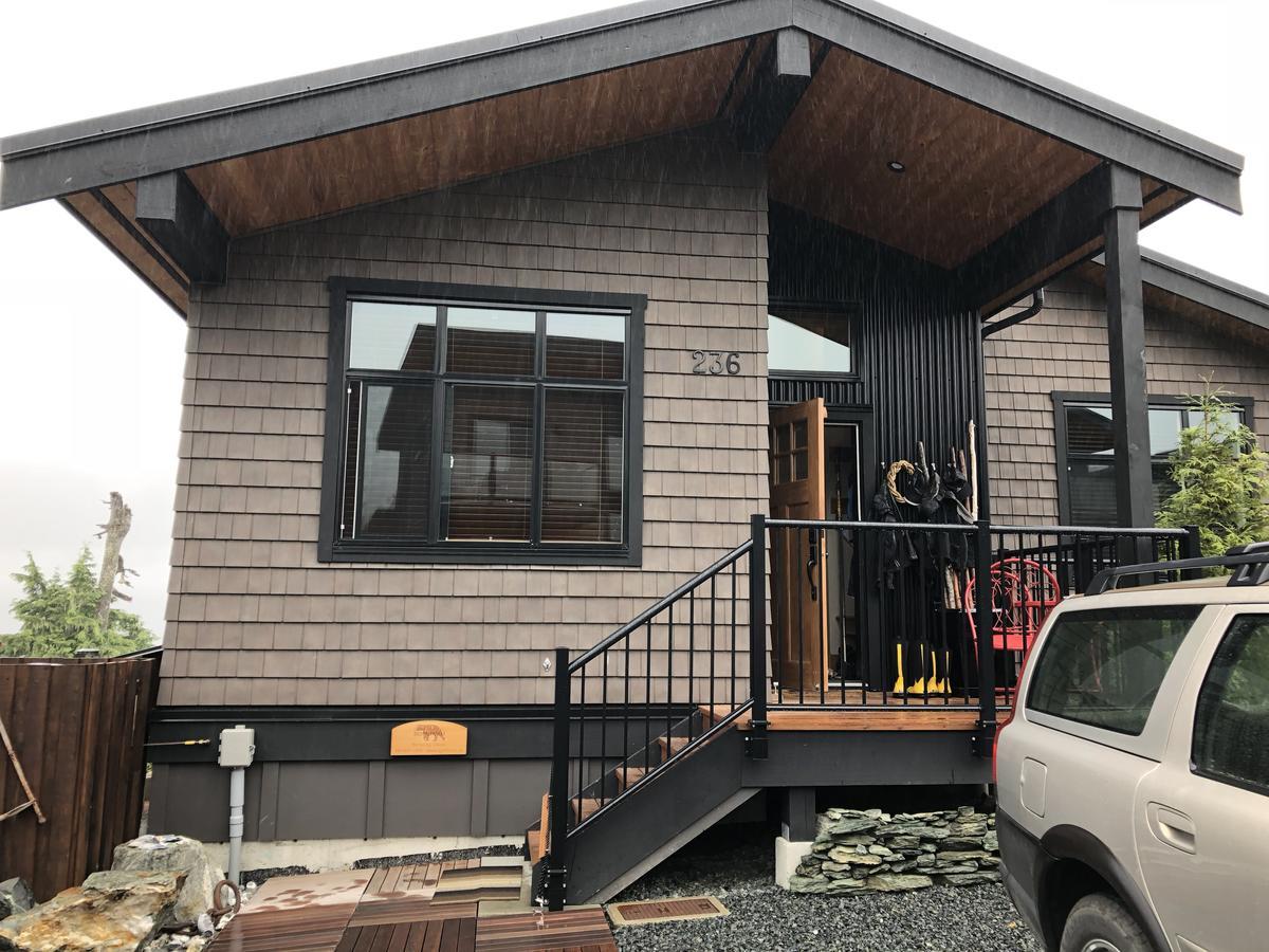 Bjorn Holm Villa Port Renfrew Exteriör bild